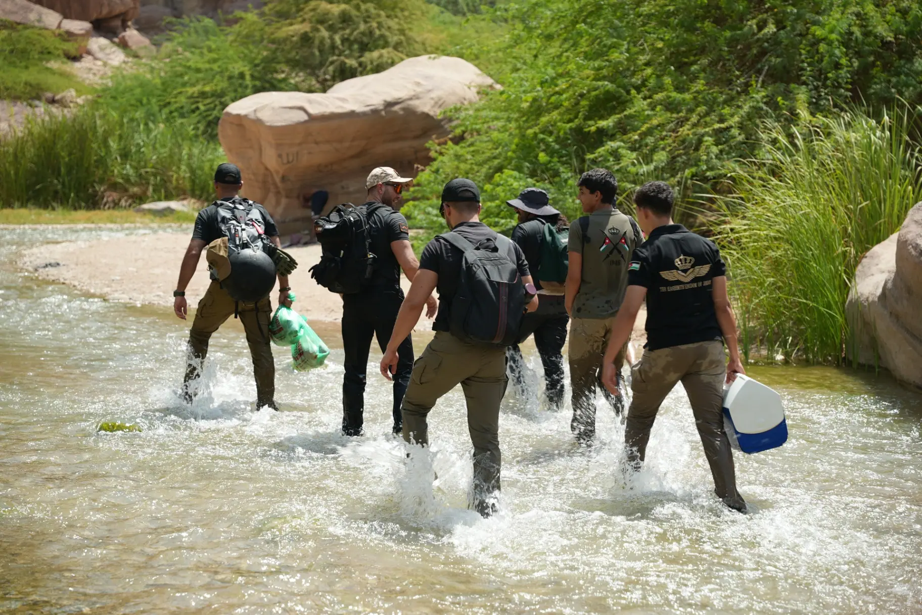عبور النهر